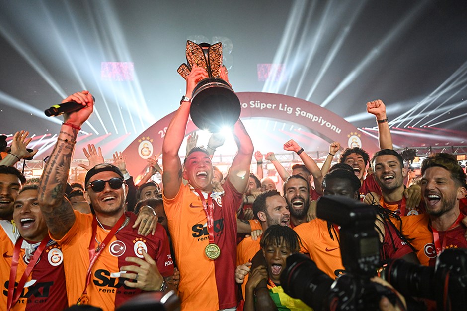 Galatasaray İki Yıldızla Geleceğini Güçlendirdi!